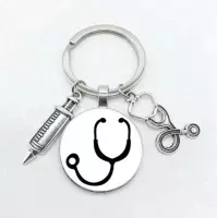 Akyol - verpleegkundige stethoscoop Sleutelhanger - Zuster - Dokter - Leuk kado voor iemand die verpleegster is - 2,5 x 2,5 CM