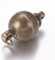 Antiek bronzen magnetische slotjes, met een bal van 8mm, gehele maat is 8x14mm. Verkocht per 10 stuks