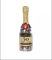 Champagnefles - 50 jaar - Gevuld met een verpakte toffeemix - In cadeauverpakking met gekleurd lint