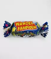 Snoeptoffee - Wandelkampioen - Gevuld met  een snoepmix - In cadeauverpakking met gekleurd lint