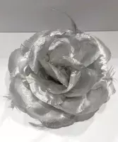 Haar elastiek met speld - Zilverkleurige bloem