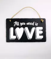 Spreuktegel - All you need is Love - In cadeauverpakking met gekleurd lint - In cadeauverpakking met gekleurd lint