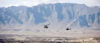 Schilderij Apaches Koninklijke Luchtmacht - Plexiglas - ISAF Helikopters - 100 x 40 cm