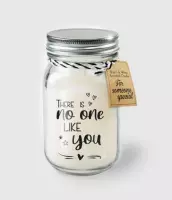 Kaars - There is no one like you - Lichte vanille geur - In glazen pot - In cadeauverpakking met gekleurd lint