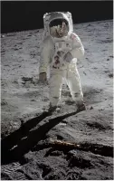 Buzz Aldrin walks on the moon (maanlanding) - Foto op Forex - 60 x 90 cm