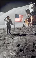Astronaut gives salute beside U.S. flag (maanlanding) - Foto op Forex - 100 x 150 cm