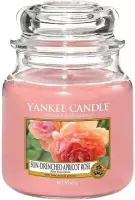Yankee Candle Medium Jar Geurkaars - Sun-Drenched Apricot Rose