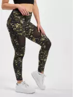 Urban Classics / Legging Ladies Camo Tech Mesh in camouflage