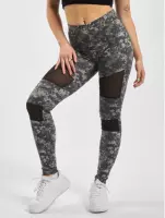 Urban Classics / Legging Ladies Camo Tech Mesh in camouflage