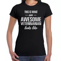 Awesome Veterinarian / geweldige dierenarts cadeau t-shirt zwart - dames -  kado / verjaardag / beroep shirt XS