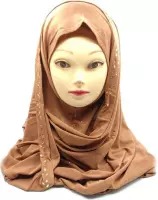 Elegante rode bruin hoofddoek, mooie hijab.