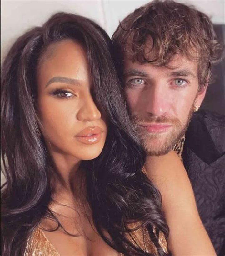 Cassie Husband Net Worth: An Insight into Alex Fine&rsquo;s Wealth and Success