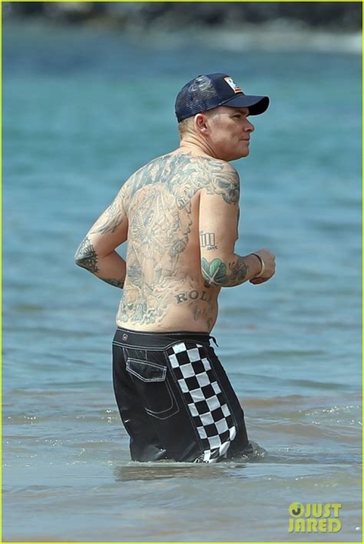 Chad Lowe: Wife, net worth, tattoos, smoking & body facts