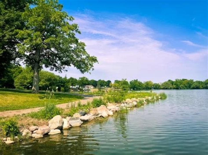 Discover the Enchanting City of Lake Crystal: A Hidden Gem in Minnesota