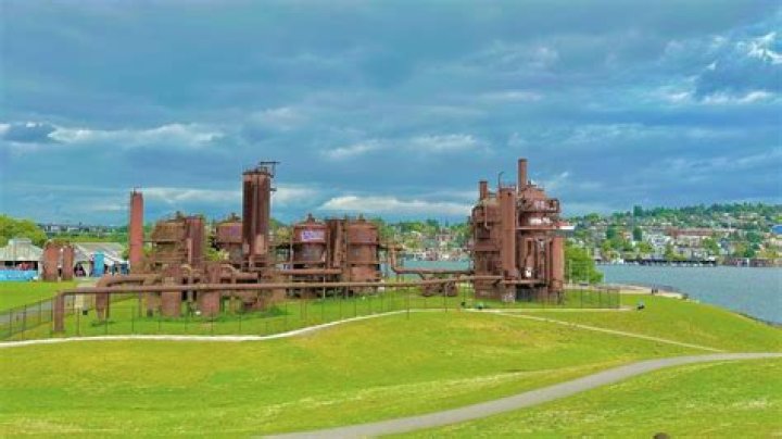 Exploring Gasworks Park: A Hidden Gem in Seattle
