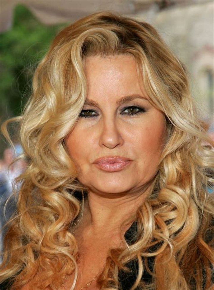 Exploring the Life and Career of Jennifer Coolidge: A Multifaceted Talent