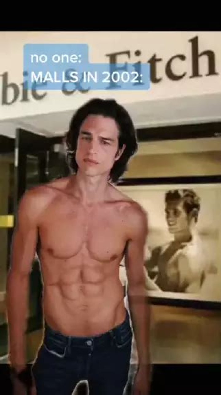 Phil Mattingly Shirtless: Exploring the Life and Work of a Renowned Journalist