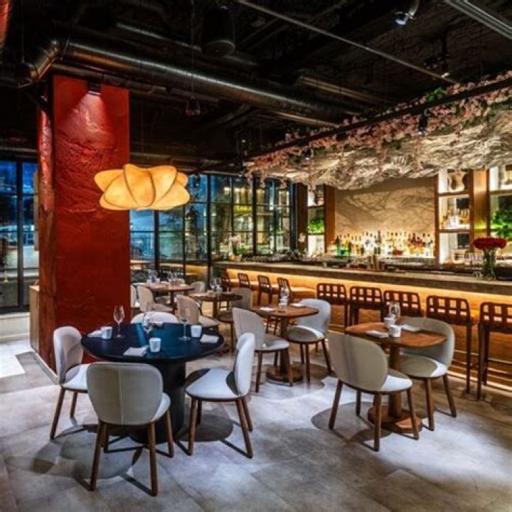 Discovering the Red Hen Restaurant: A Culinary Gem