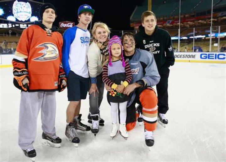 Retired NHL Winger Teemu Selanne Has Four Children, Three Of Whom Are His Sons Who Walk The Same Career As Their Father