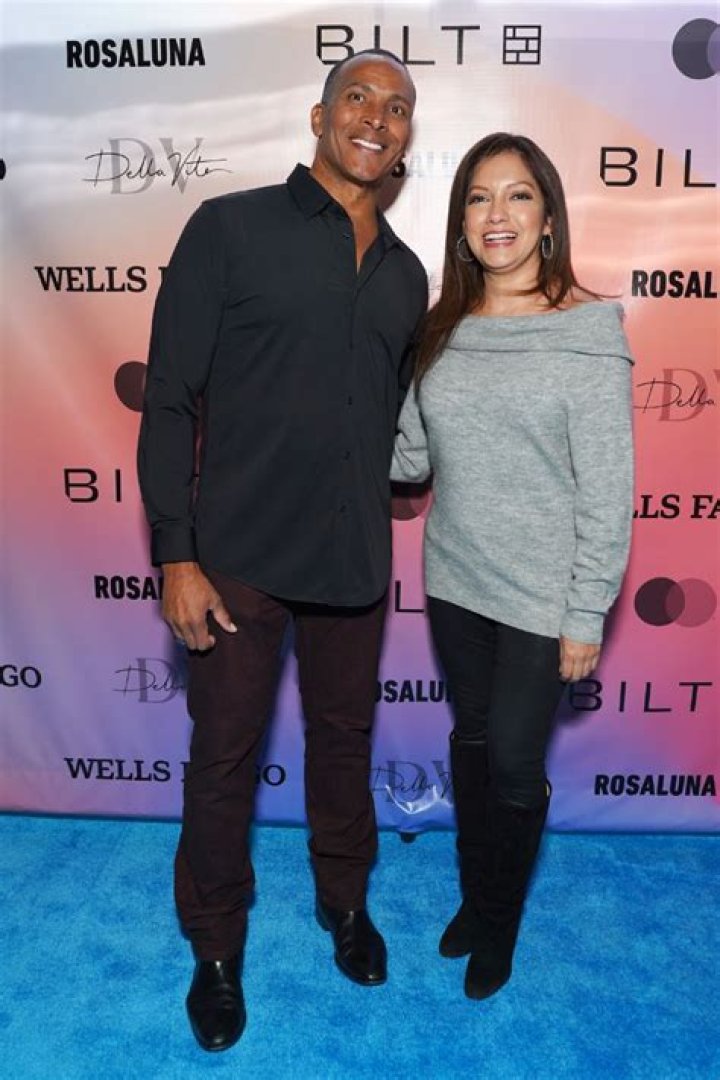 Who is Mike Woods' Wife? Unveiling the Personal Life of the Renowned Meteorologist